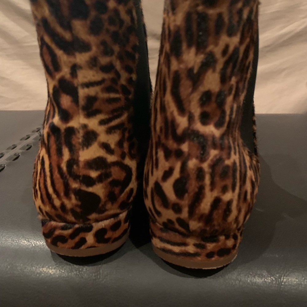 From Enzo Angiolini -  size 8 1/2 , adorable leopard booties! Worn three times.